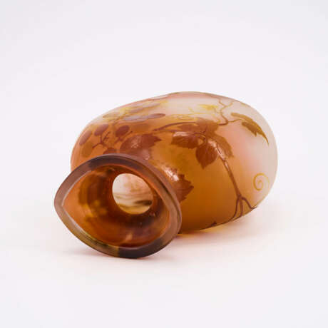 GLASS VASE WITH VINES - photo 6