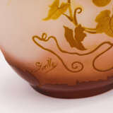 GLASS VASE WITH VINES - photo 8