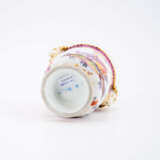 SMALL PORCELAIN CACHEPOT WITH BIRD MOTIFS AND PURPLE SCALE PATTERN - photo 7