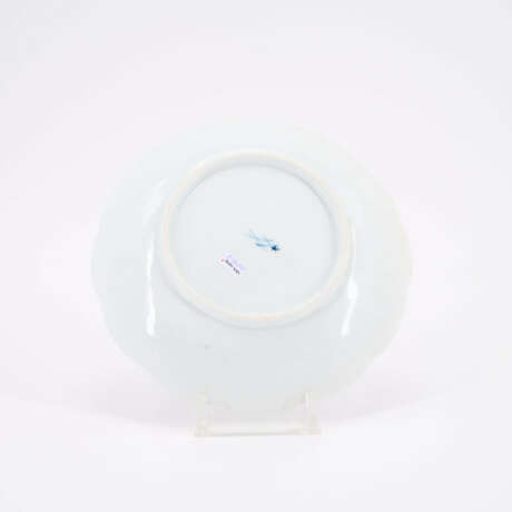 PORCELAIN ÉCUELLE & SAUCER WITH BLUE BOW AND 'GERMAN' FLOWERS - photo 2