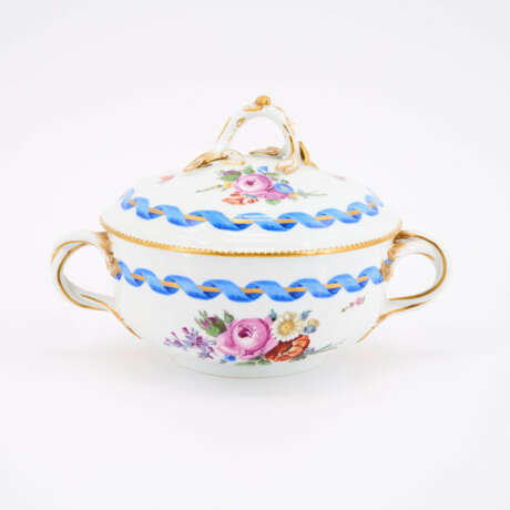 PORCELAIN ÉCUELLE & SAUCER WITH BLUE BOW AND 'GERMAN' FLOWERS - photo 4