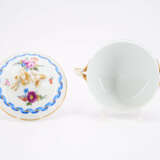 PORCELAIN ÉCUELLE & SAUCER WITH BLUE BOW AND 'GERMAN' FLOWERS - photo 7