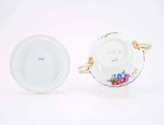 PORCELAIN ÉCUELLE & SAUCER WITH BLUE BOW AND 'GERMAN' FLOWERS - photo 8