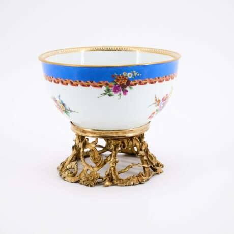 PORCELAIN SLOP BOWL WITH FLOWERS - photo 2