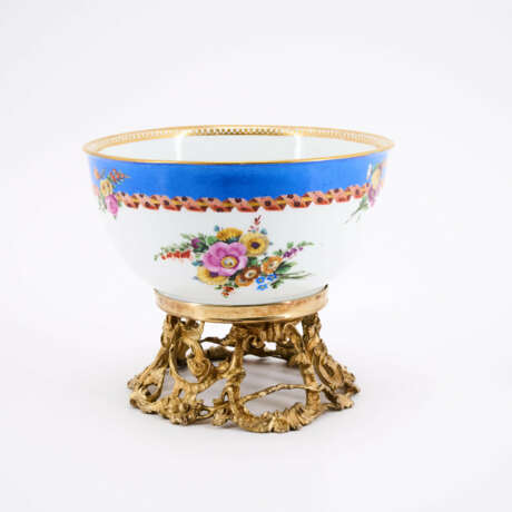 PORCELAIN SLOP BOWL WITH FLOWERS - photo 5