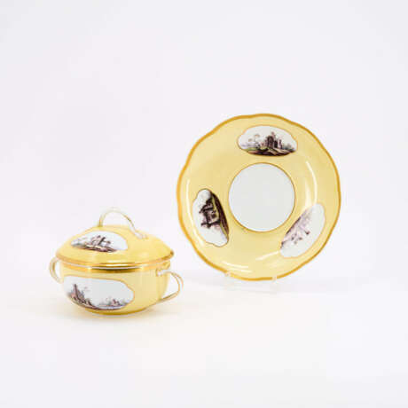 PORCELAIN ÉCUELLE & BASE WITH A LEMON-COLOURED GROUND, DEPICTING RUINS IN QUATREFOIL CARTOUCHES - photo 1