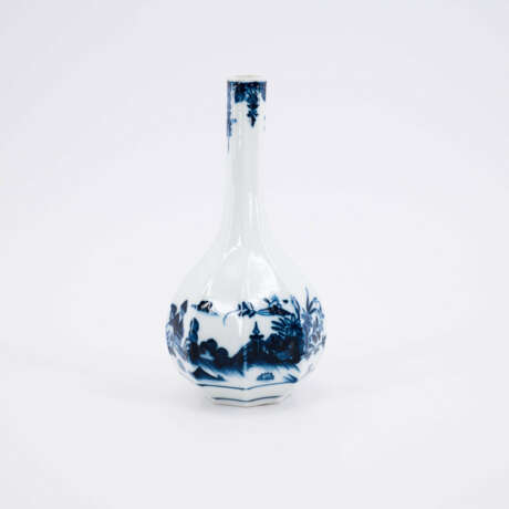 PORCELAIN SHORT-NECK VASE WITH CHINOIS DECOR - photo 2