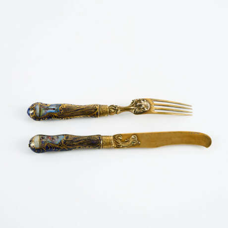 PORCELAIN FORK AND KNIFE FROM A CUTLERY SET - photo 2