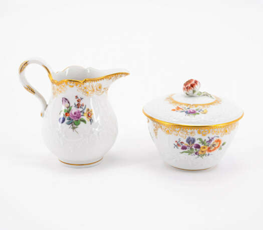 PORCELAIN COFFEE SERVICE FOR 12 WITH COLOURFUL COTTON WOOL SCENE - photo 18