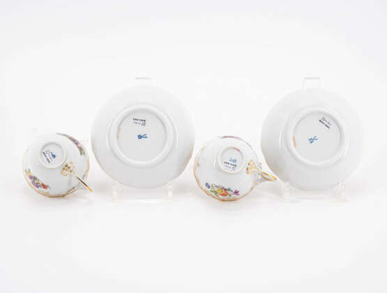 PORCELAIN COFFEE SERVICE FOR 12 WITH COLOURFUL COTTON WOOL SCENE - photo 4