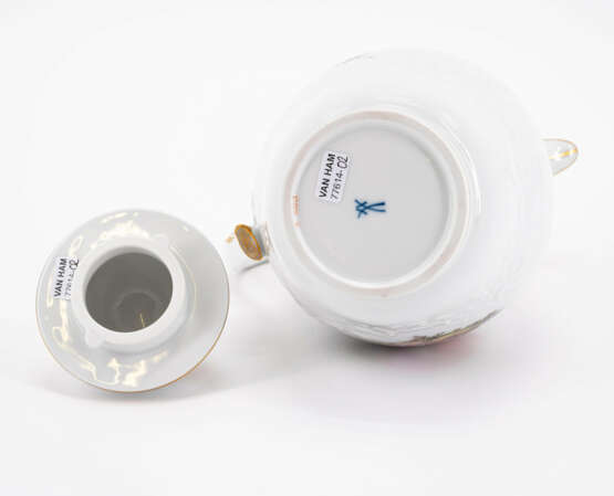 PORCELAIN COFFEE SERVICE FOR 12 WITH COLOURFUL COTTON WOOL SCENE - photo 6