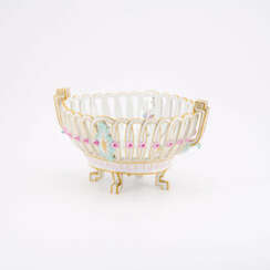 OVAL PORCELAIN OFFERING BASKET