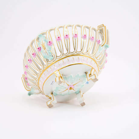 OVAL PORCELAIN OFFERING BASKET - фото 7