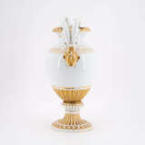 PORCELAIN SNAKE HANDLE VASE - фото 2