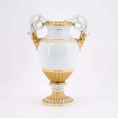 PORCELAIN SNAKE HANDLE VASE - фото 5