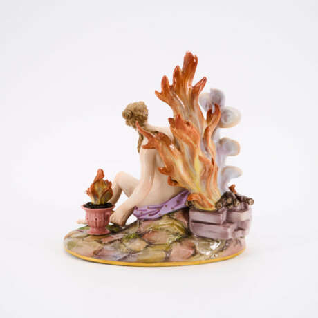 PORCELAIN ALLEGORY OF FIRE WITH VENUS AND PUTTO - photo 4