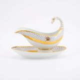 PORCELAIN DINNER SERVICE WITH COAT OF ARMS DECOR - photo 6