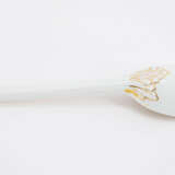 PORCELAIN DINNER SERVICE WITH COAT OF ARMS DECOR - photo 13