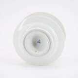 PORCELAIN DINNER SERVICE WITH COAT OF ARMS DECOR - photo 18