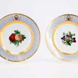 PORCELAIN DINNER SERVICE WITH COAT OF ARMS DECOR - photo 26
