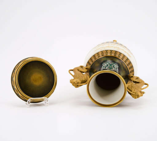 PORCELAIN JUBILEE VASE ON THE OCCASION OF THE VISIT OF THE SHA OF PERSIA - photo 6