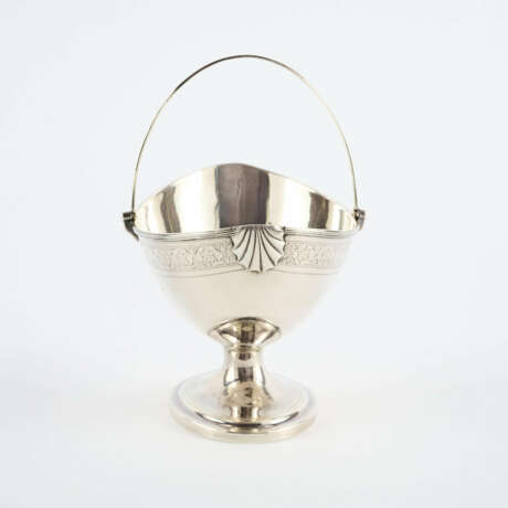 FOOTED SILVER GEORGE III SUGAR BOWL WITH HINGED HANDLES - photo 2