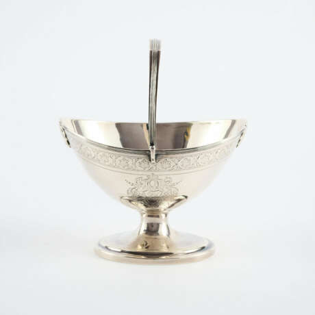 FOOTED SILVER GEORGE III SUGAR BOWL WITH HINGED HANDLES - photo 3