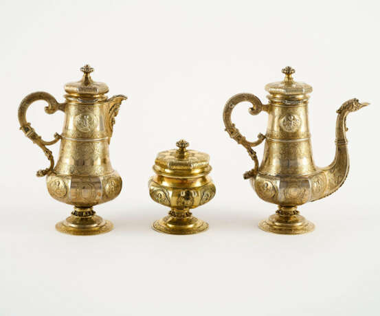 SILVER THREE-PIECE VERMEIL SERVICE WITH RICH RELIEF DECOR - photo 1