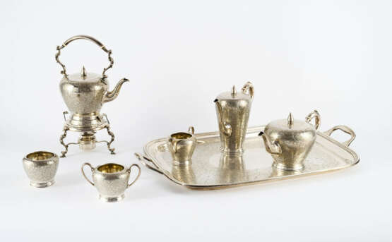LARGE SILVER COFFEE AND TEA SERVICE WITH FINELY ENGRAVED FLOWER TENDRILS - photo 1