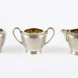 LARGE SILVER COFFEE AND TEA SERVICE WITH FINELY ENGRAVED FLOWER TENDRILS - photo 2