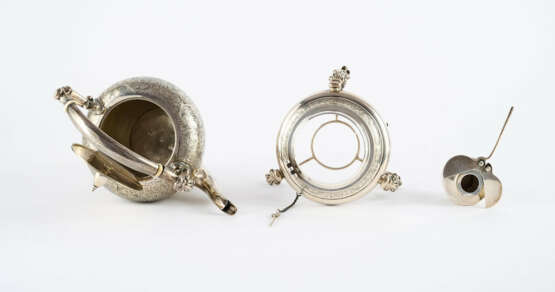 LARGE SILVER COFFEE AND TEA SERVICE WITH FINELY ENGRAVED FLOWER TENDRILS - photo 10