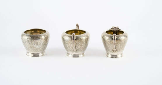 LARGE SILVER COFFEE AND TEA SERVICE WITH FINELY ENGRAVED FLOWER TENDRILS - photo 13