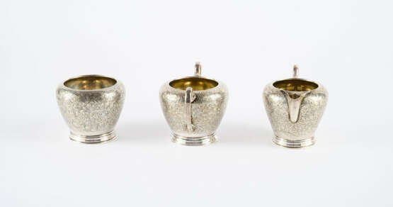 LARGE SILVER COFFEE AND TEA SERVICE WITH FINELY ENGRAVED FLOWER TENDRILS - photo 16