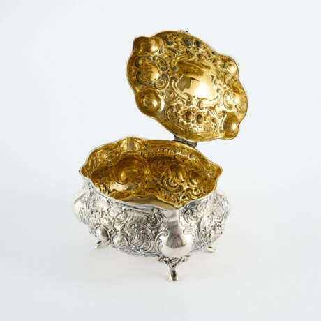 LARGE SILVER BISCUIT TIN ROCOCO STYLE WITH ROSE KNOB - photo 5