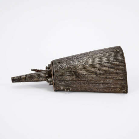 IRON POWDER FLASK - photo 6
