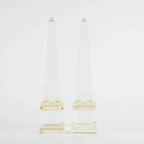 PAIR OF CRYSTAL OBELISKS - photo 3