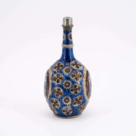 STONE FLASK WITH ALLIANCE COAT OF ARMS - photo 2