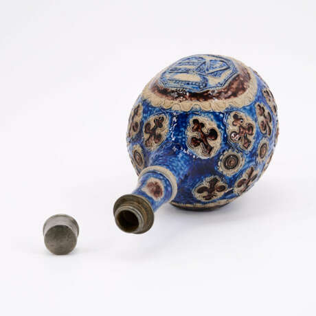 STONE FLASK WITH ALLIANCE COAT OF ARMS - photo 6