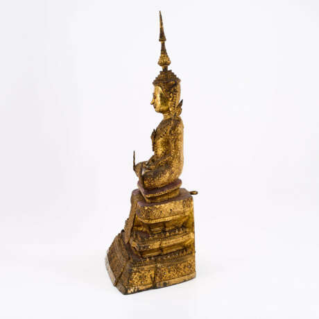 BRONZE BUDDHA FIGURINE WITH RULER ADORNMENTS - photo 2