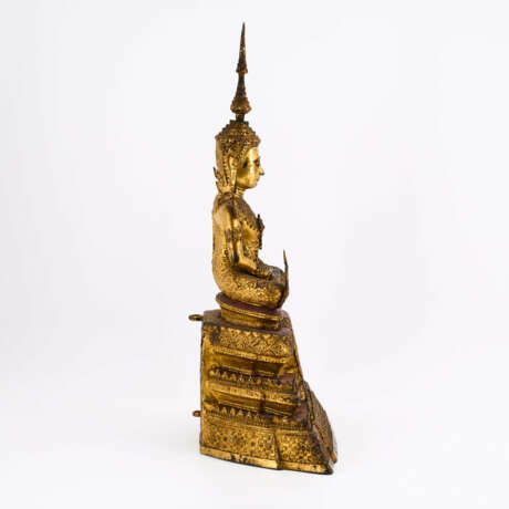 BRONZE BUDDHA FIGURINE WITH RULER ADORNMENTS - photo 4