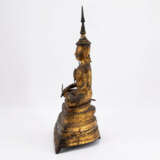 BRONZE BUDDHA FIGURINE IN MARAVIJANA AND WITH RULER ADORNMENTS - photo 2