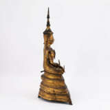BRONZE BUDDHA FIGURINE IN MARAVIJANA AND WITH RULER ADORNMENTS - photo 4