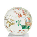 PORCELAIN BOWL WITH CURVED RIM IN ARITA STYLE - photo 1