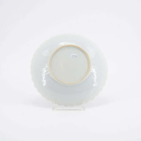 PORCELAIN BOWL WITH CURVED RIM IN ARITA STYLE - photo 2