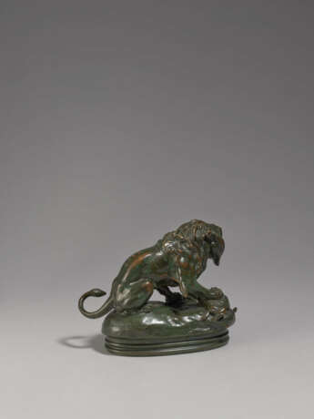 Lion with Slain Antilope - photo 4