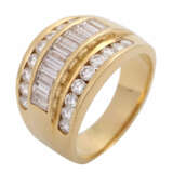 Ring mit 18 Brillanten, zusammen ca. 0,9 ct und 11 Diamantbaguettes, - photo 5
