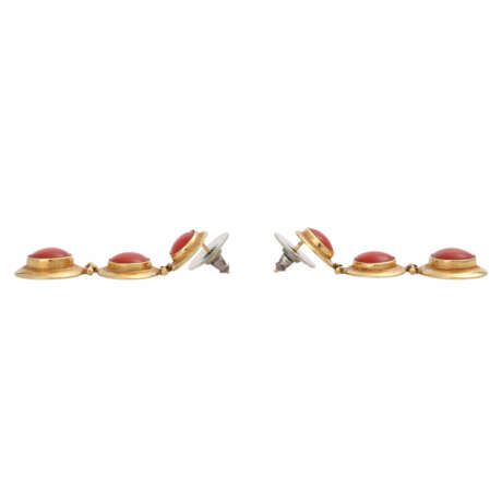 Ohrringe mit je 3 ovalen Cabochons aus Edelkoralle, - photo 4