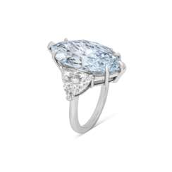 IMPORTANT COLOURED DIAMOND AND DIAMOND RING