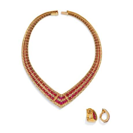 VAN CLEEF & ARPELS SET OF RUBY AND DIAMOND JEWELLERY - фото 3