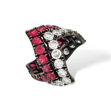JAR PAIR OF RUBY AND DIAMOND `V-SHAPED` RINGS - фото 6